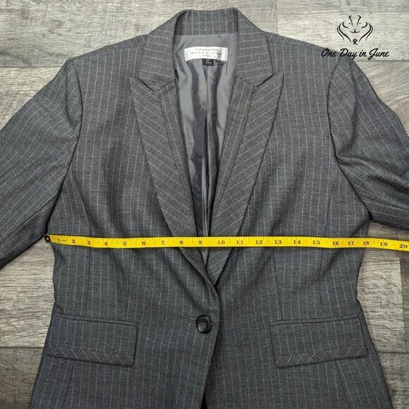 Tahari Petite Pin Stripe One Button Blazer Size 6P - Picture 3 of 5